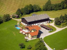 Landhotel Hinteraigengut, hotel di Flachau