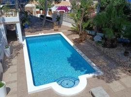 Villa les Pins, viešbutis mieste Chavėja