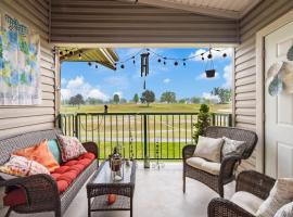Home on the Golf Range - Holiday Hills Branson Golf Resort Outdoor Pools, hotel in Branson