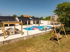 Unique Villa V with large pool