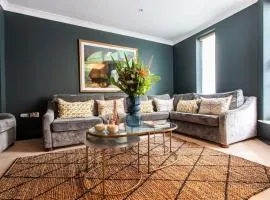 Celebration House - Sleeps 13 - Bath