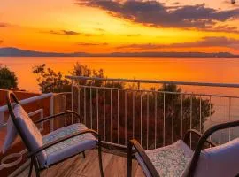 Endless Blue Seafront Retreat - Mikra Mantineia