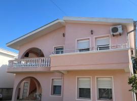 Haus Binas, ξενοδοχείο σε Ulcinj