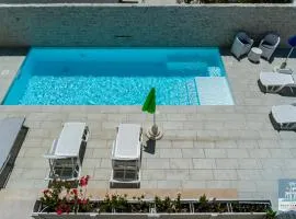 Villa Mediterranea Apartments - Seaview, Pool & Garden
