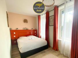 Studio moderne et tout équipé au cœur de Bourbourg - gare à proximité、ブルブールのホテル