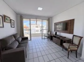 Apê Espaçoso, A/C e Garagem | 300m Canasvieiras