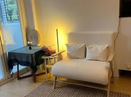 Prince Edward, 1 mins dining & transportation