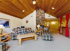 Fountain View Between Holes 1 & 2、Arkdaleのホテル