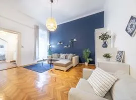 Sassoon - 2-bedroom elegant airy home at Deak ter