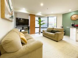 Two bedrooms Condo with Skytower View