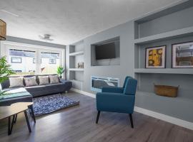 Free Parking - Central - Sleeps 8 - 3 Bedrooms、リビングストンのホテル