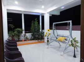 Anand Nivas Homestay 10 Mins from Mandir, hotel com estacionamento em Deoghar