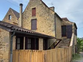 Corps de ferme rénové à 10 min de Sarlat