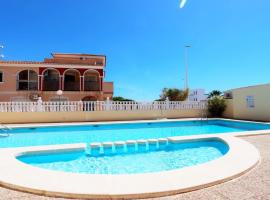 REF 11102 Bungalow al Borde del Agua, hotel in Orihuela