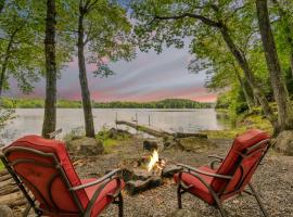 Your Trail's End in Maine, caba&ntilde;a o casa de campo en Wayne