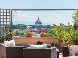 Vatican-Metro A Panoramic Penthouse with Jacuzzi