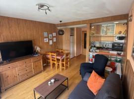 Ibón de Bucuesa、フォルミガルのホテル