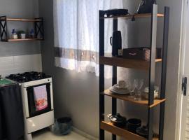 Chalé Vista ao Mar gray، فندق في كاوكايا