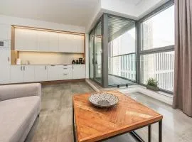 Deluxe Apartment on Granary Island with Parking - Granaria I & by Noclegi Renters