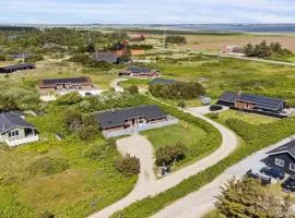 Energy-Efficient Pool House Located Between The Sea And The Fjord