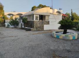 Flora Beach House, hotel in Kremasti
