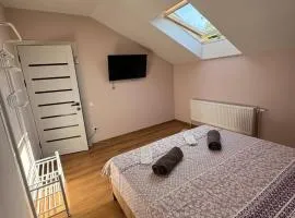 Like Hostel