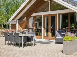 Cosy Summer House With Whirlpool