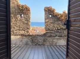 Intera casa in centro storico a 800mt dal mare