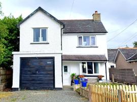 Llys Ifor holiday home, villa in Llanfairpwllgwyngyll