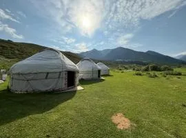 Ak-Tash Yurt Camp