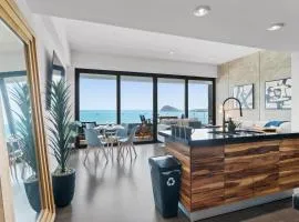 Spectacular Ocean View with Homeoffice Space