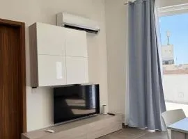 Cozy 1-Bedroom Penthouse - by HostMT