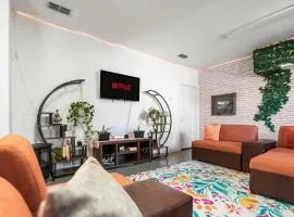 Walk to outlets free designated parking