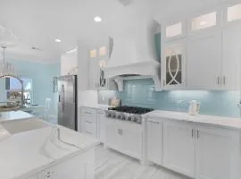 Near Beach Large Home Sleeps 22 BBQ Soaking Tub