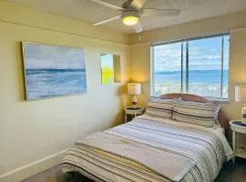 Bos Cozy Victorian Top Floor Duplex Unit with Puget Sound views