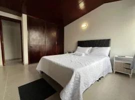 Casa Hotel Pontevedra - cerca a la clínica Shaio,
