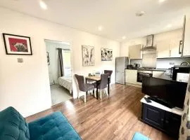 South Gyle House - SuperFast WiFi and Free Parking - 7 minutes from Edinburgh Airport