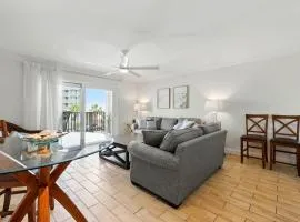 Sunshine at Ocean Villas - Beachside Condo for 6 with Resort Amenities