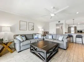 Sunshine at Ocean Villas - Beachside Condo for 6 with Resort Amenities
