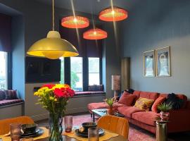 The Bank Aparthotel by Coorie Doon Stays, hotel in Troon