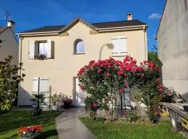 Maison Familiale au coeur d'aulnay sud, proche gare, aéroport CDG, Parc des expositions
