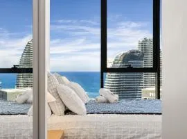 Stylish Vogue Ocean View Luxe Apartments in S Casino Towers