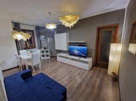 BERNINA STATION CENTRE APARTMENT 2 - Tirano, hotel v destinaci Tirano