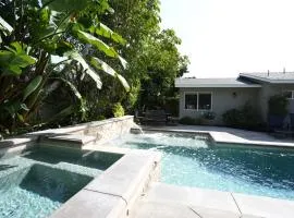 Classy 4 Bedroom 3 Bath Pool Home 3/4 Mile Walk To Disney