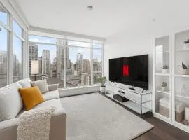 Designer 2BR Apartment Panoramic City Skyline Views