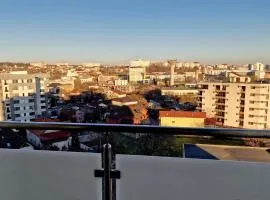 GoldenView Downtown Apartment near Palas Mall