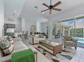 Paradise Retreat Saltwater Luxury Pool with Hot Tub