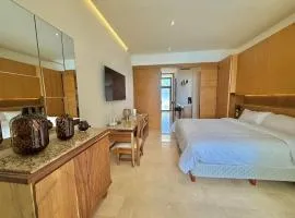 Zantamar Penthouse 607B