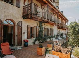 Au Son des Aiguilles, B&B in Réallon