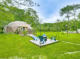 Ski, Snowshoe and Fish Dome Escape in Nature!, Hotel in Warren